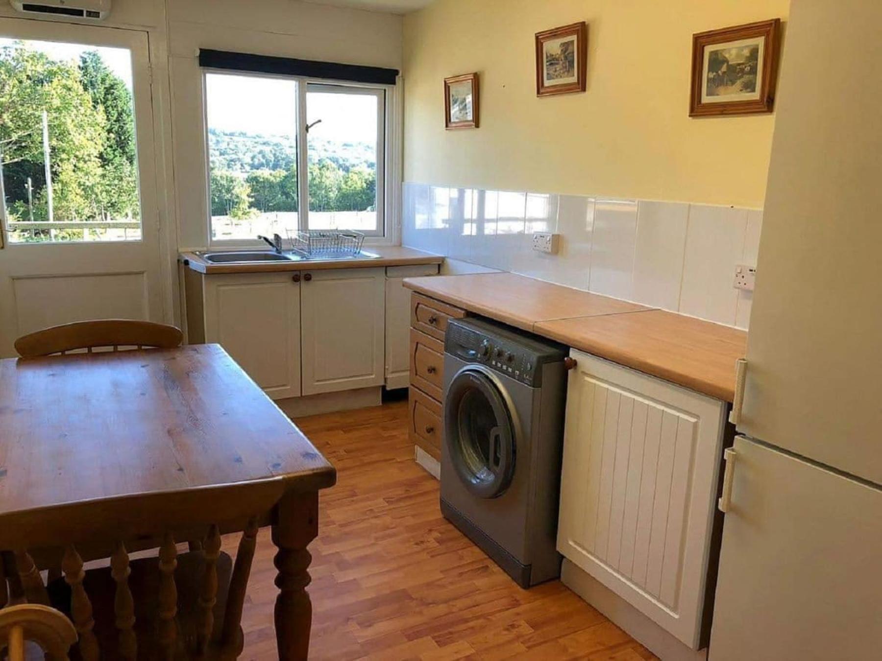 Charming Tranquil Shepherds Hut With Lakeside Balcony 'Roach' Uckfield Eksteriør billede